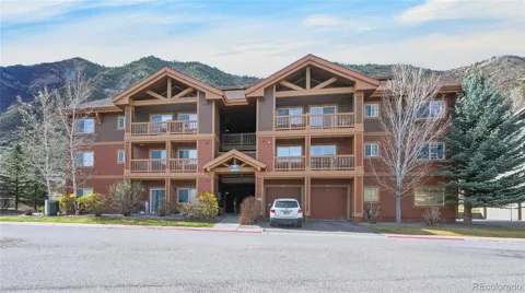 560 River View Drive #706