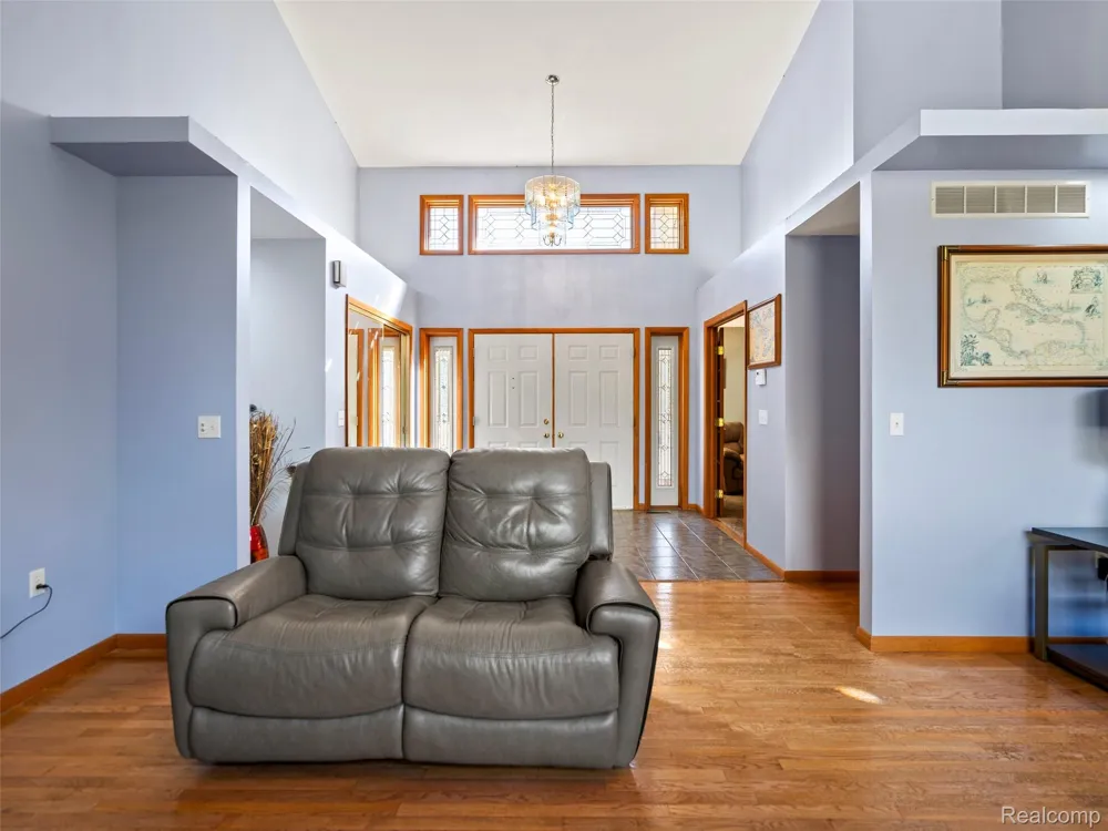 7286 Pine Knob Road Clarkston City, MI 48348