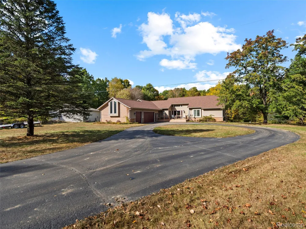 7286 Pine Knob Road Clarkston City, MI 48348