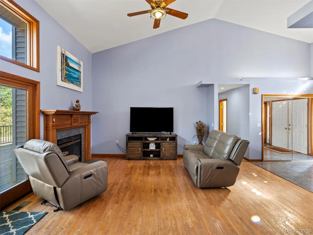 7286 Pine Knob Road Clarkston City, MI 48348