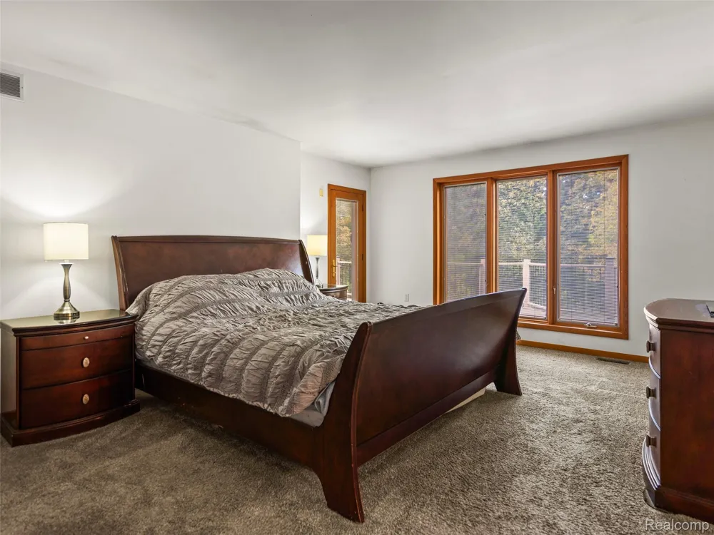 7286 Pine Knob Road Clarkston City, MI 48348