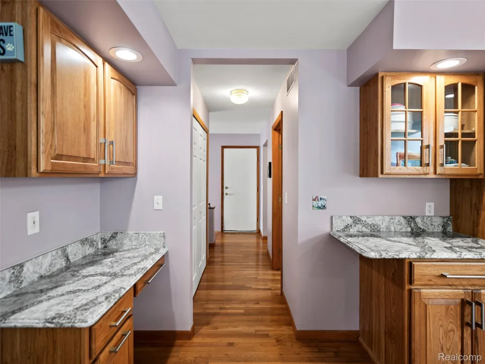 7286 Pine Knob Road Clarkston City, MI 48348