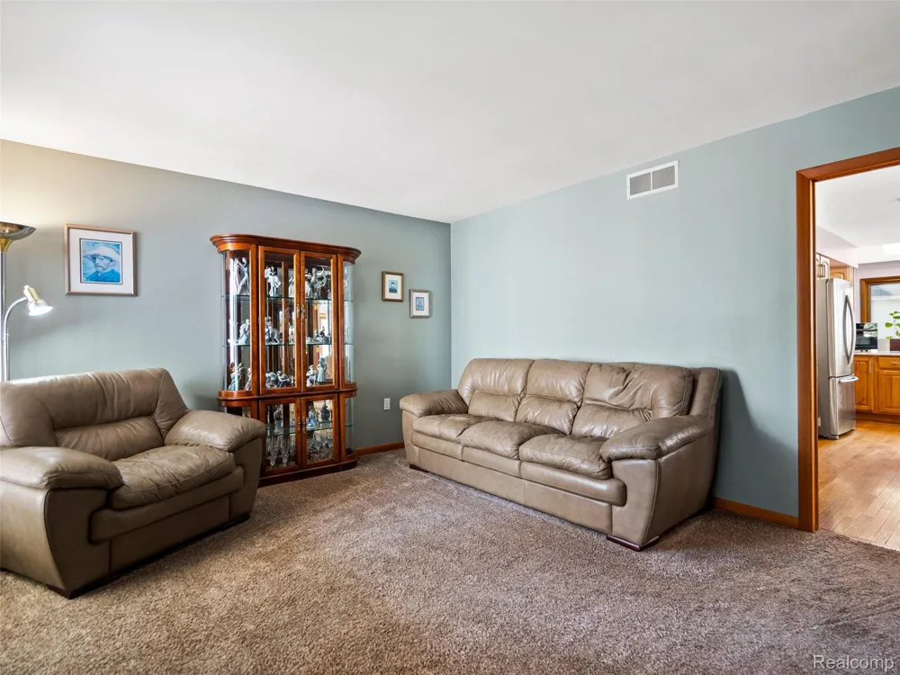 7286 Pine Knob Road Clarkston City, MI 48348