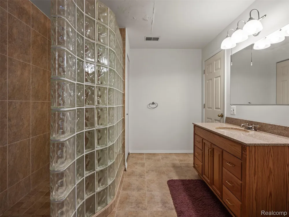 7286 Pine Knob Road Clarkston City, MI 48348