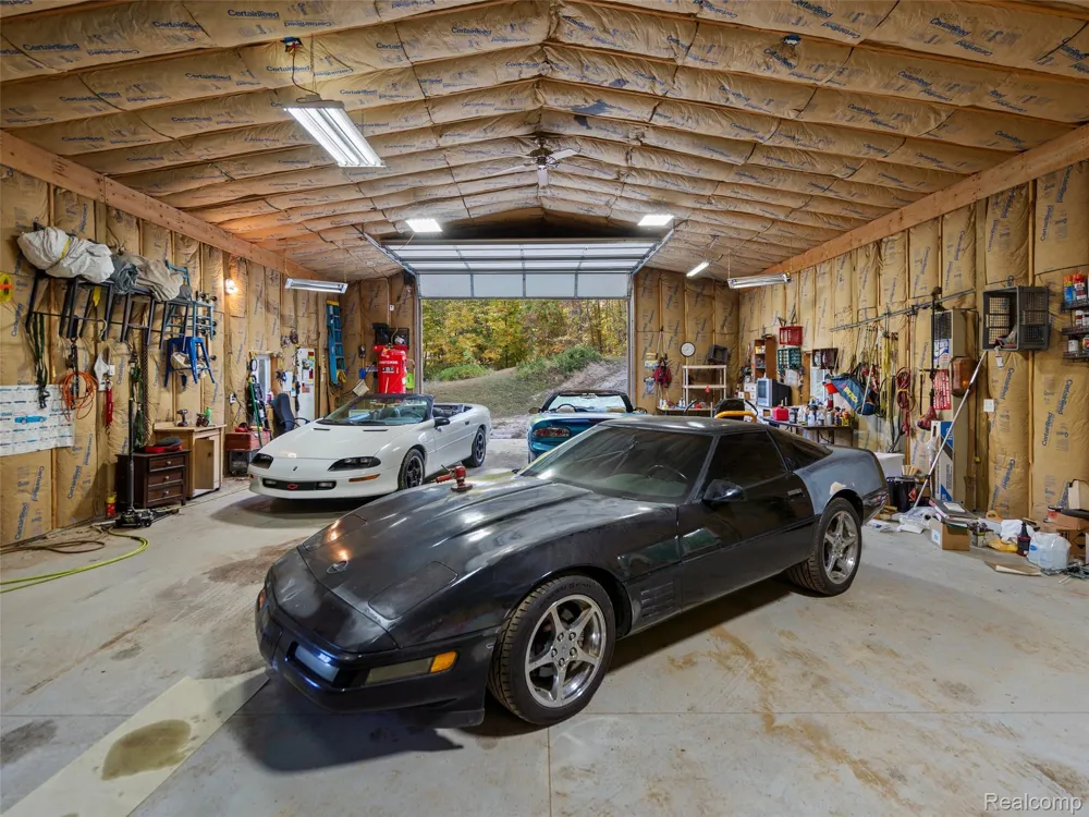 7286 Pine Knob Road Clarkston City, MI 48348