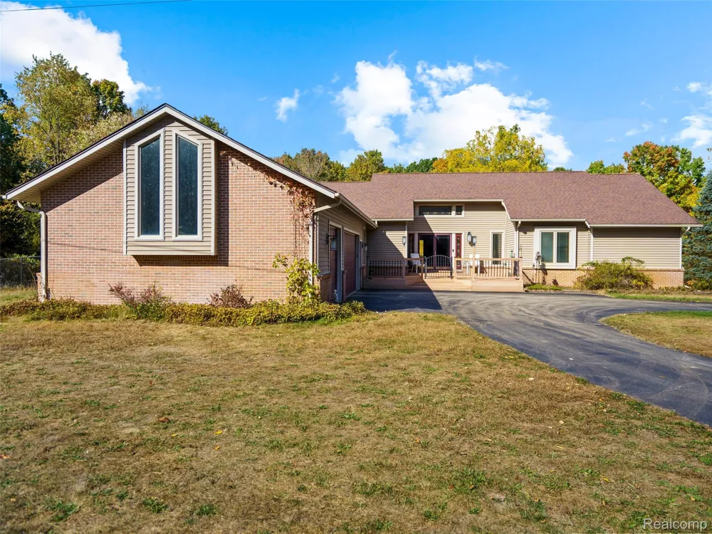 7286 Pine Knob Road Clarkston City, MI 48348
