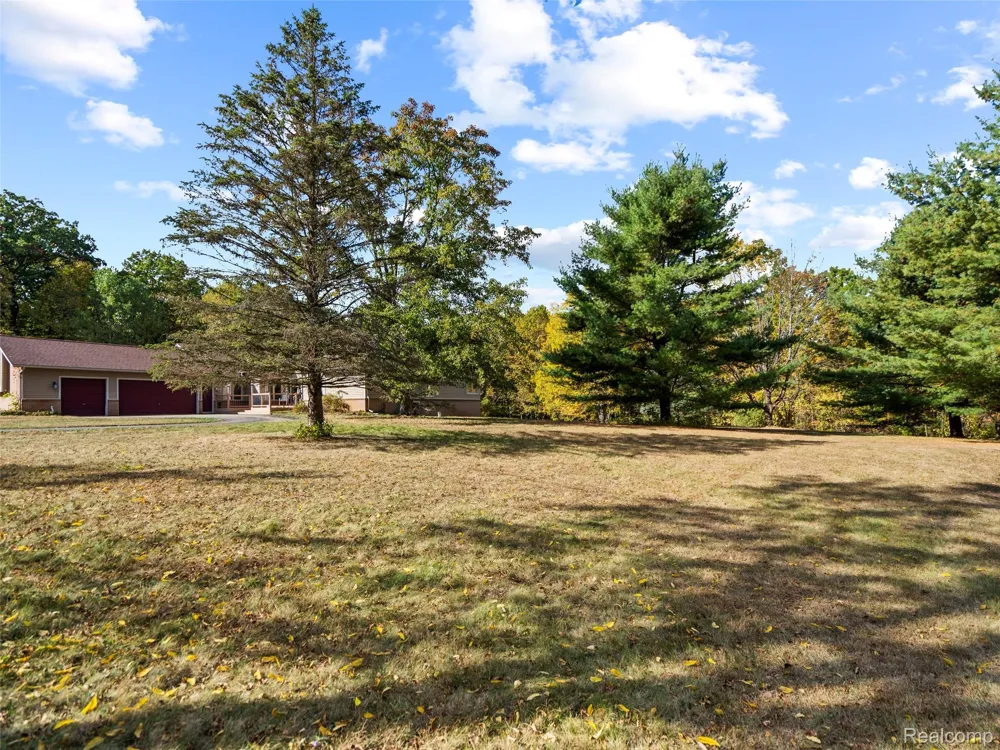 7286 Pine Knob Road Clarkston City, MI 48348