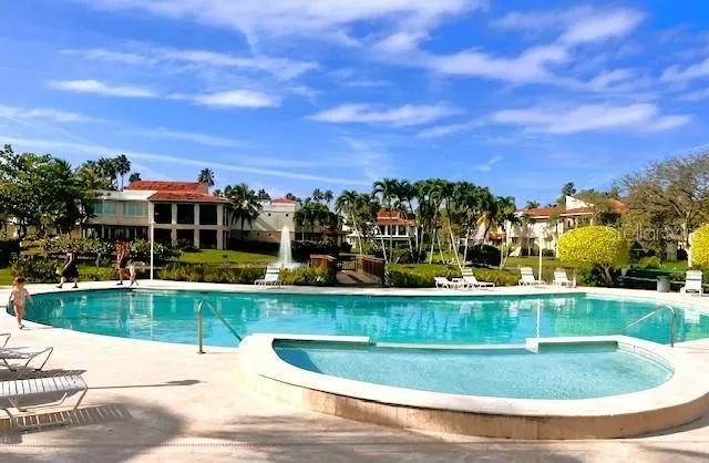 Principal E1 LAKESIDE VILLAS Vega Alta, PR 00692