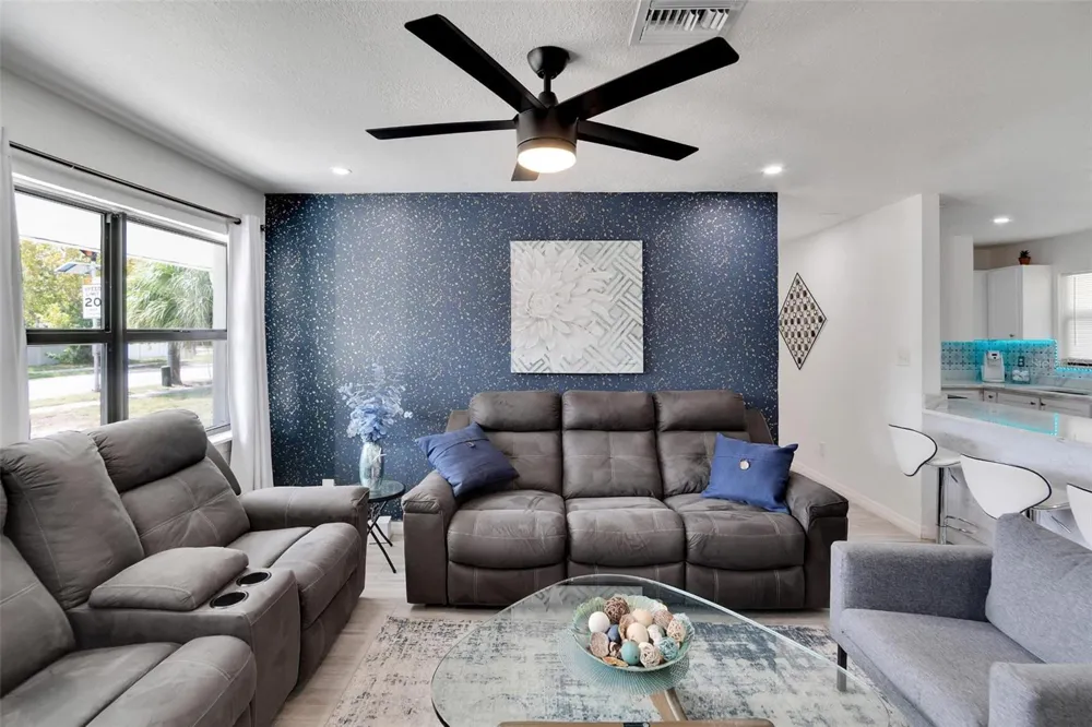 4731 W MONTGOMERY AVENUE Tampa, FL 33616