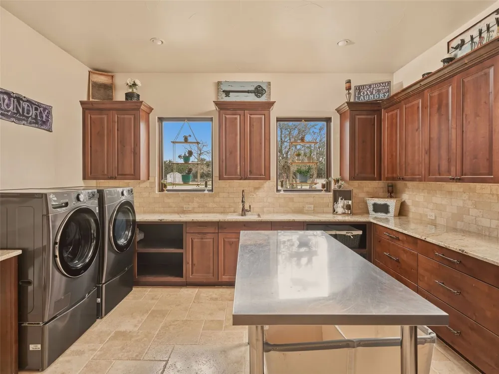 600 County Road 257 Liberty Hill, TX 78642