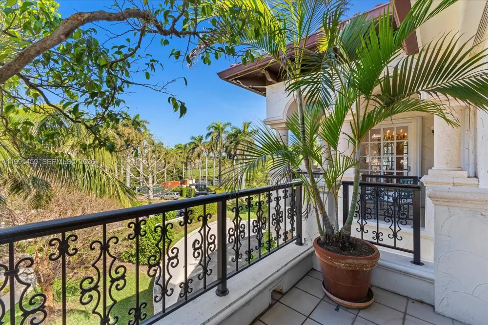 2134 Fisher Island Dr #2134 Miami Beach, FL 33109