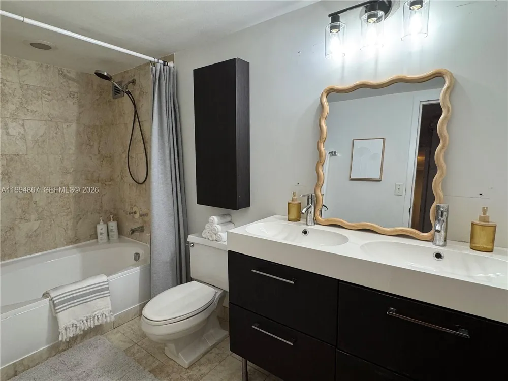 600 Parkview Dr #222 Hallandale Beach, FL 33009