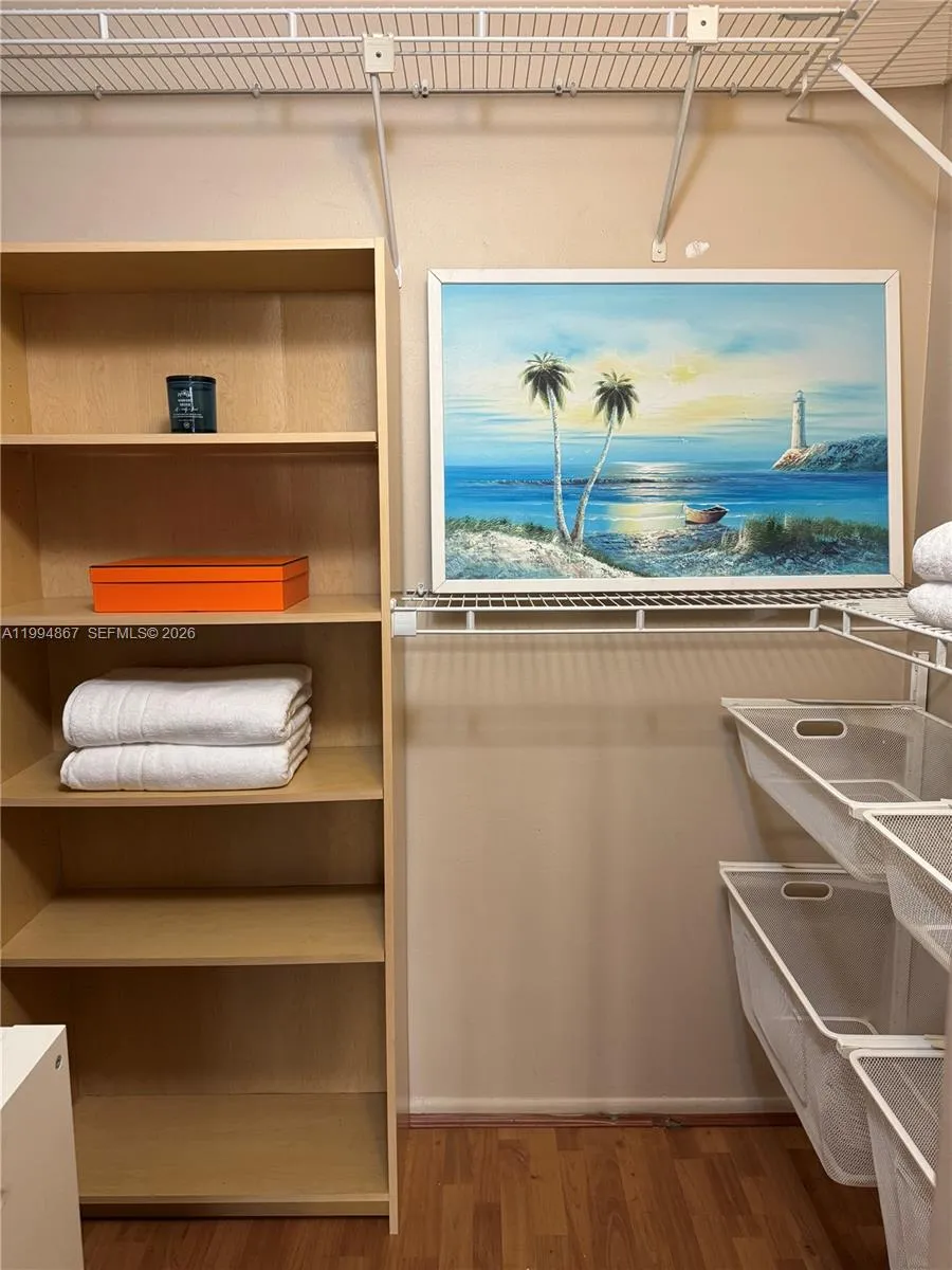 600 Parkview Dr #222 Hallandale Beach, FL 33009