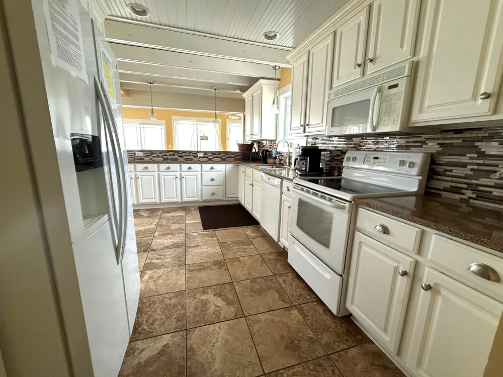 11362 E Shore Drive Delton, MI 49046