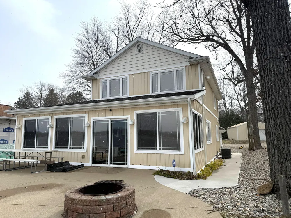 11362 E Shore Drive Delton, MI 49046
