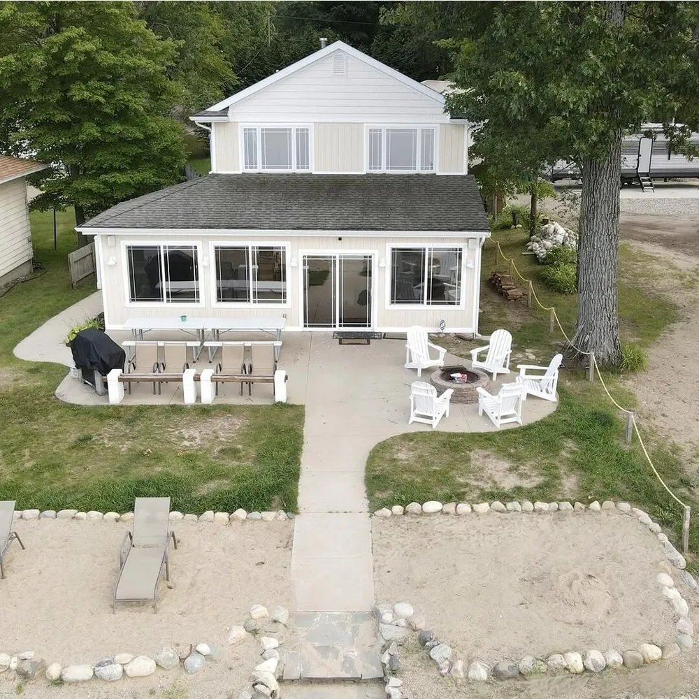 11362 E Shore Drive Barry Township, MI 49046