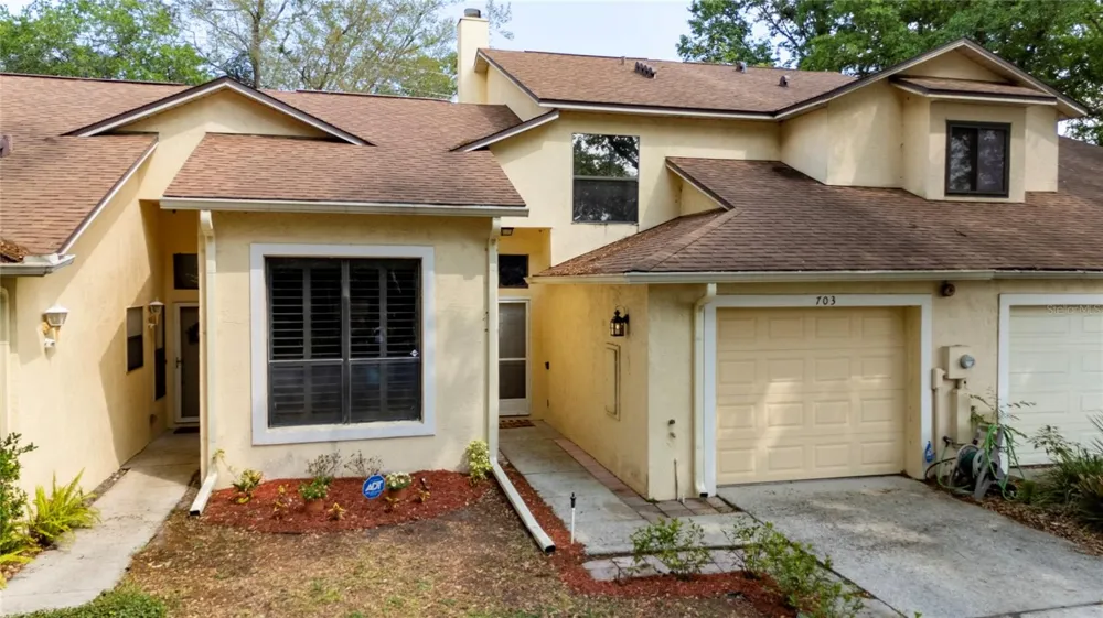 703 SWAN LANE Altamonte Springs, FL 32701