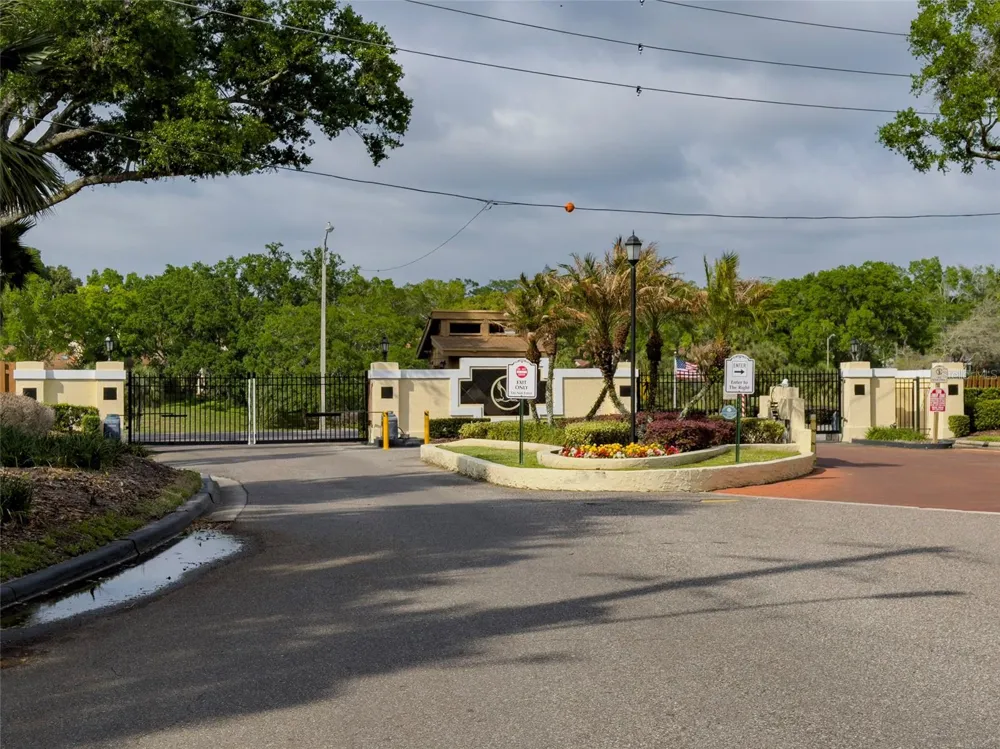 703 SWAN LANE Altamonte Springs, FL 32701
