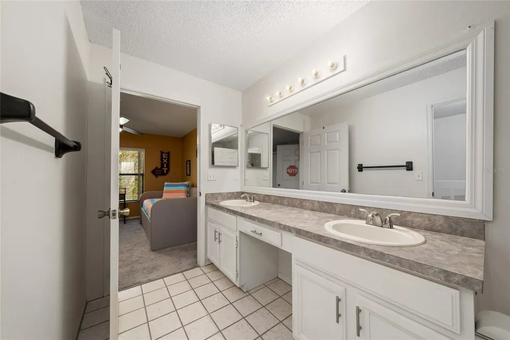 703 SWAN LANE Altamonte Springs, FL 32701