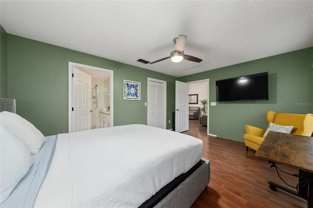 703 SWAN LANE Altamonte Springs, FL 32701