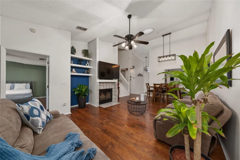 703 SWAN LANE Altamonte Springs, FL 32701