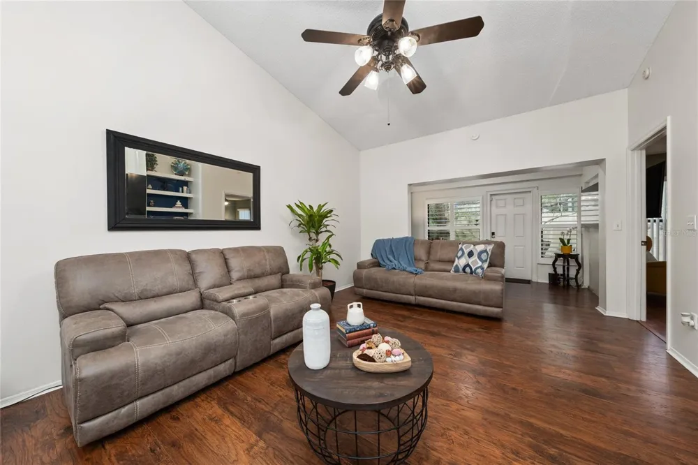 703 SWAN LANE Altamonte Springs, FL 32701
