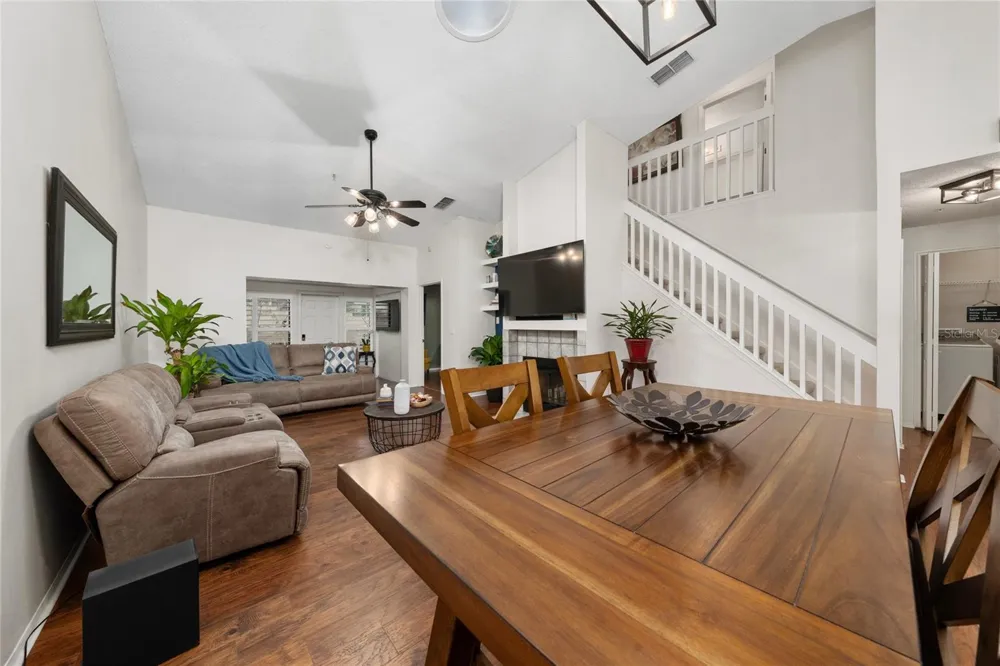 703 SWAN LANE Altamonte Springs, FL 32701