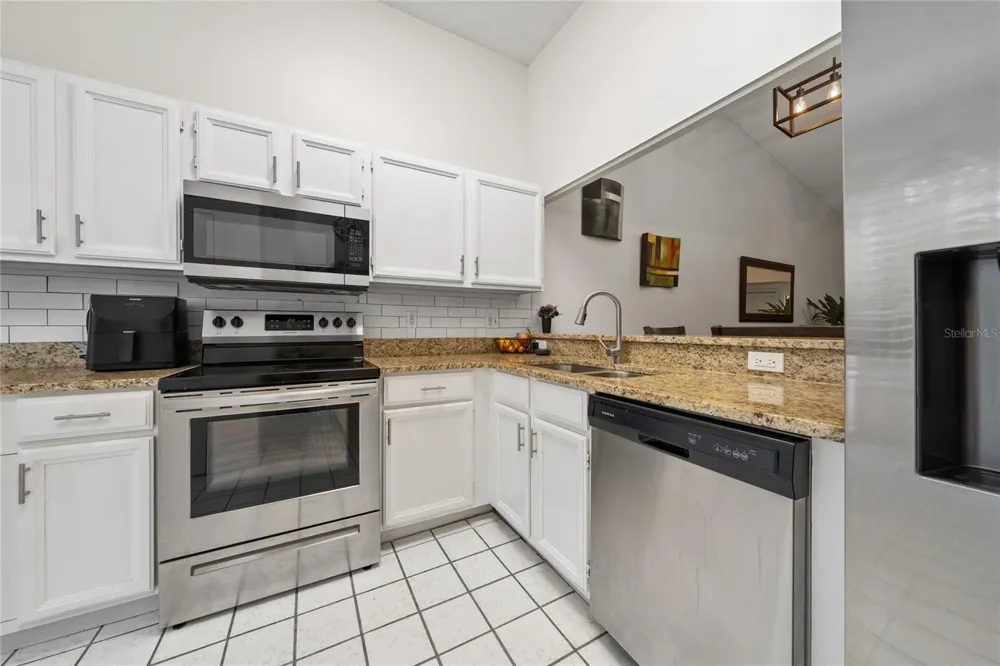 703 SWAN LANE Altamonte Springs, FL 32701