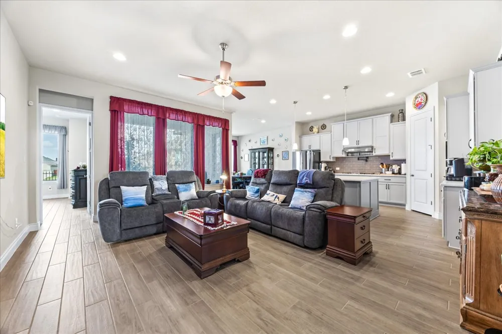 3034 Agar Park Bulverde, TX 78163