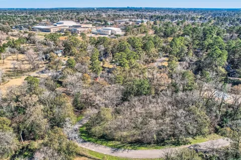 15614 Oaklawn Park Drive