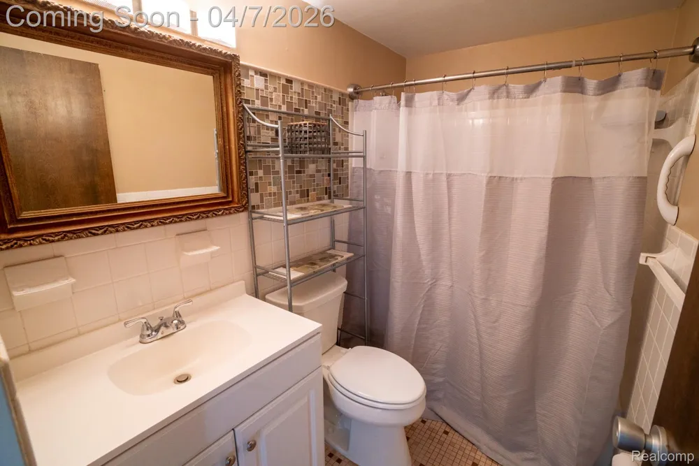 20 Chestnut Street #302 Wyandotte City, MI 48192
