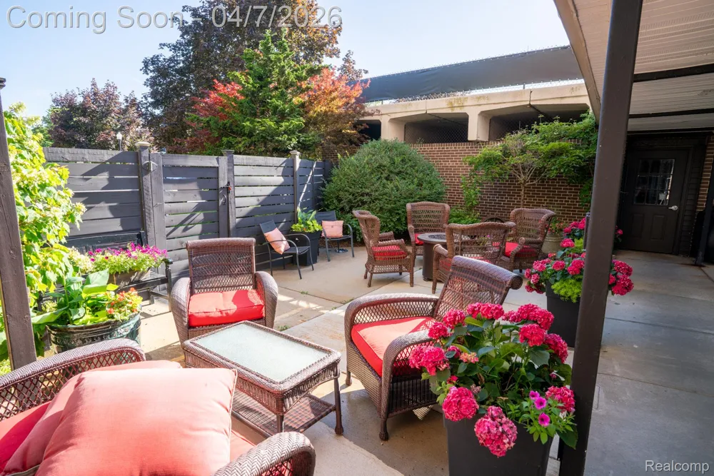 20 Chestnut Street #302 Wyandotte City, MI 48192