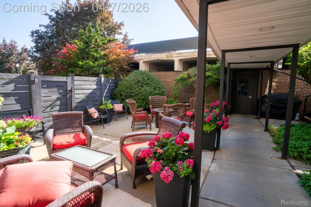 20 Chestnut Street #302 Wyandotte City, MI 48192