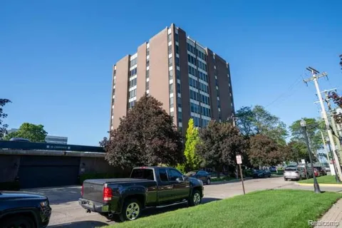 20 Chestnut Street #302