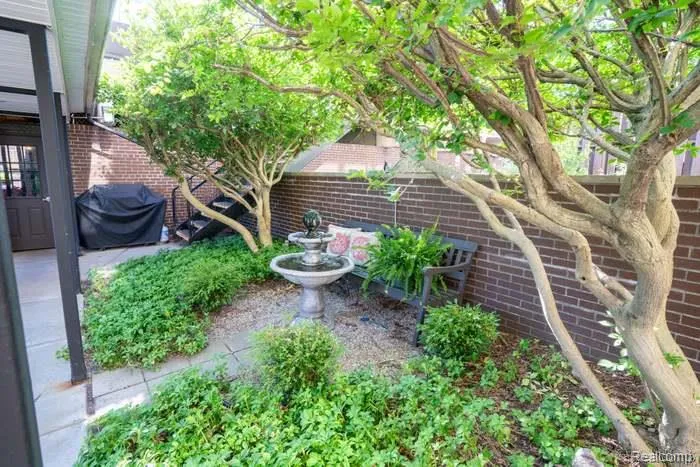20 Chestnut Street #302 Wyandotte City, MI 48192