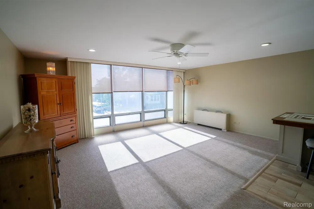 20 Chestnut Street #302 Wyandotte City, MI 48192