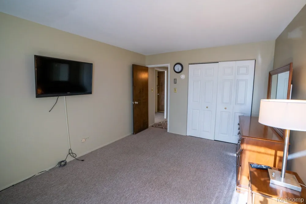 20 Chestnut Street #302 Wyandotte City, MI 48192