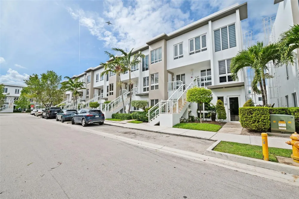 10305 NW 63rd Ter #105 Doral, FL 33178
