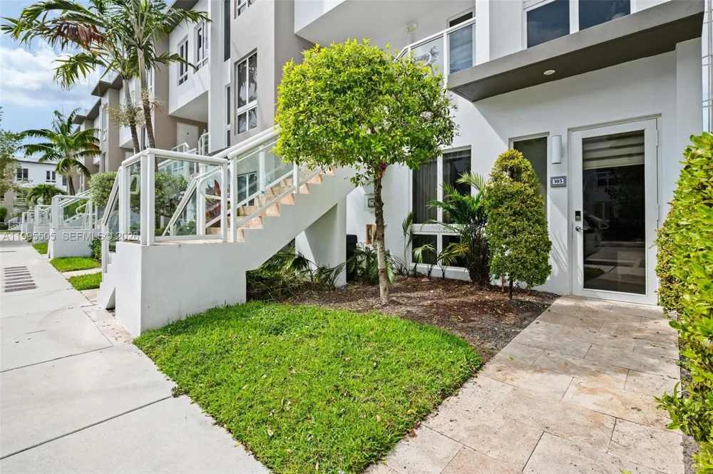 10305 NW 63rd Ter #105 Doral, FL 33178