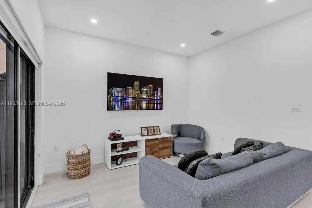10254 228th Terrace Miami, FL 33190