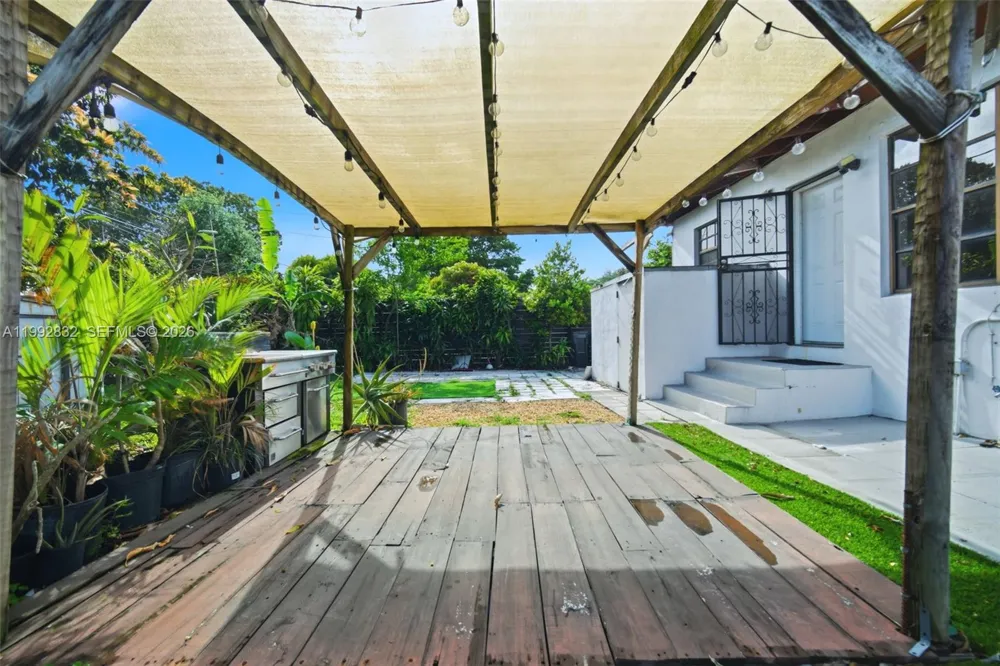 6336 SW 9th St West Miami, FL 33144