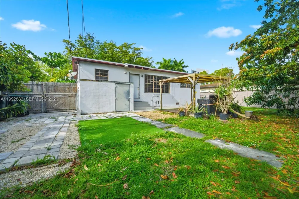 6336 SW 9th St West Miami, FL 33144