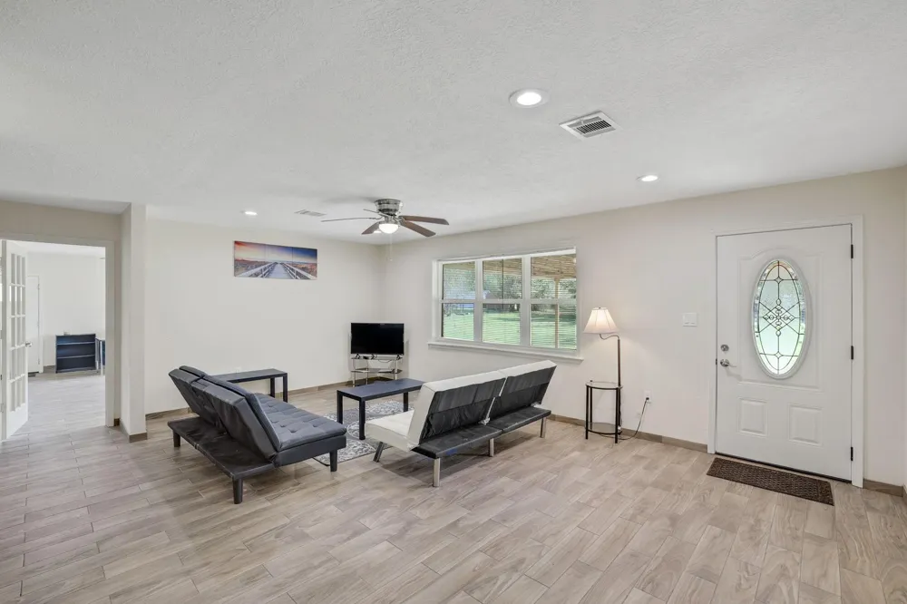 317 County Road 4392 Hillister, TX 77624