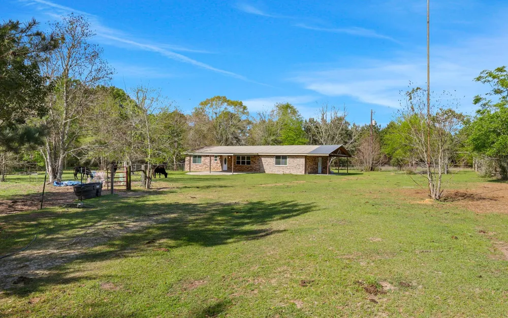 317 County Road 4392 Hillister, TX 77624