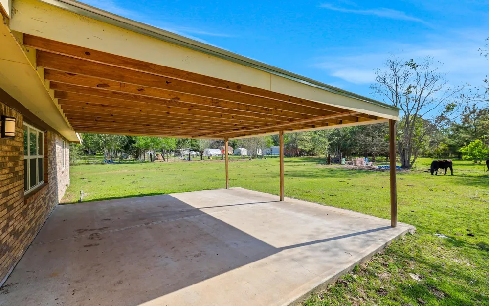 317 County Road 4392 Hillister, TX 77624