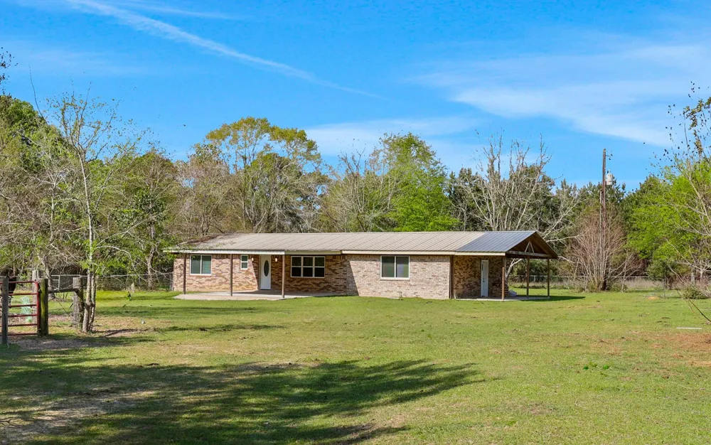317 County Road 4392 Hillister, TX 77624