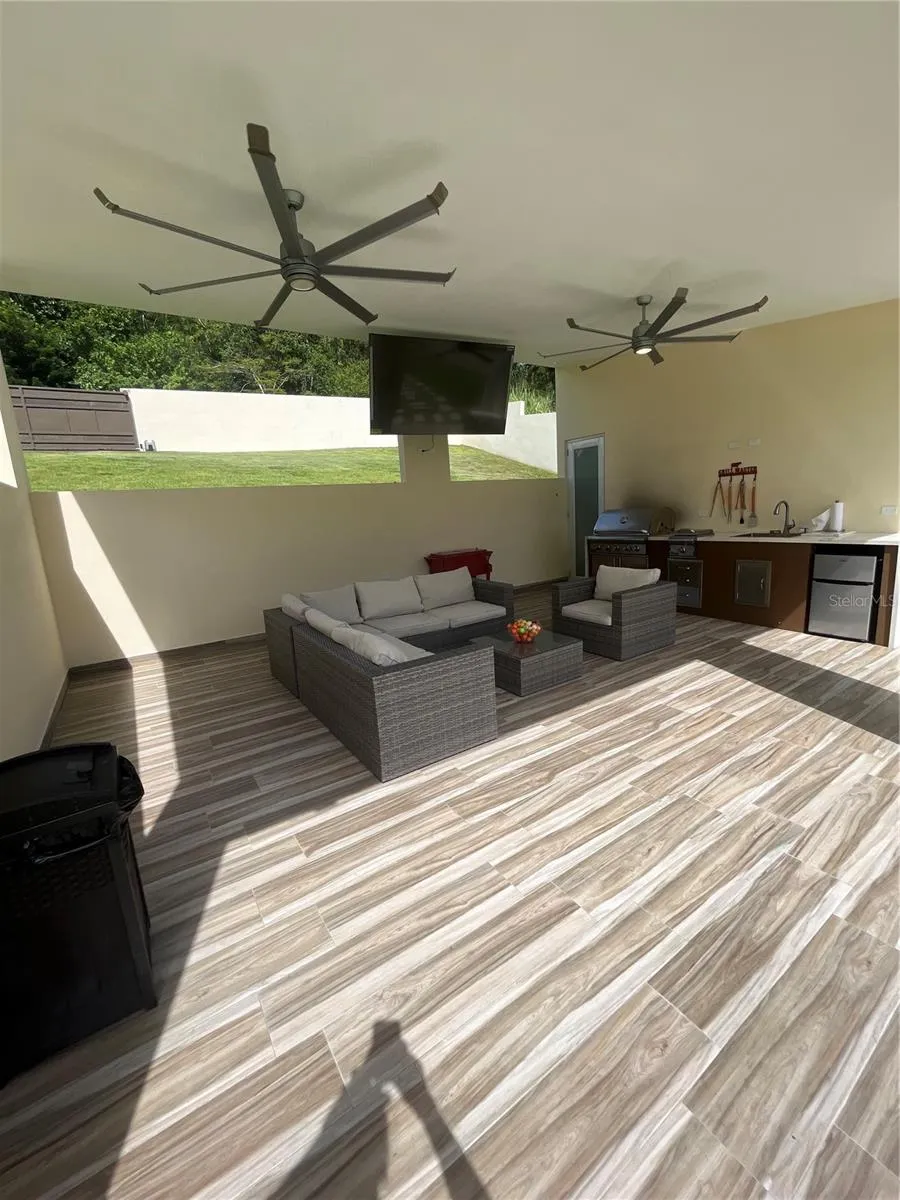 40 ROBLE VALLEY #40 Humacao, PR 00791