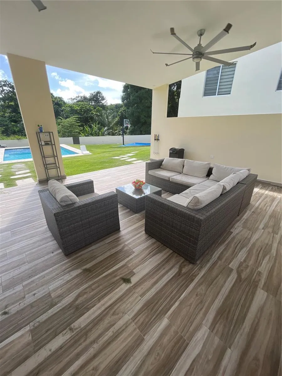 40 ROBLE VALLEY #40 Humacao, PR 00791