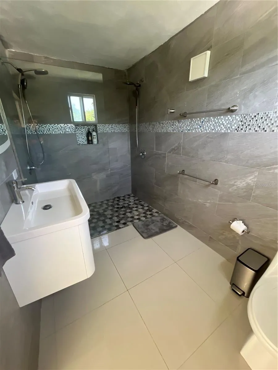 40 ROBLE VALLEY #40 Humacao, PR 00791