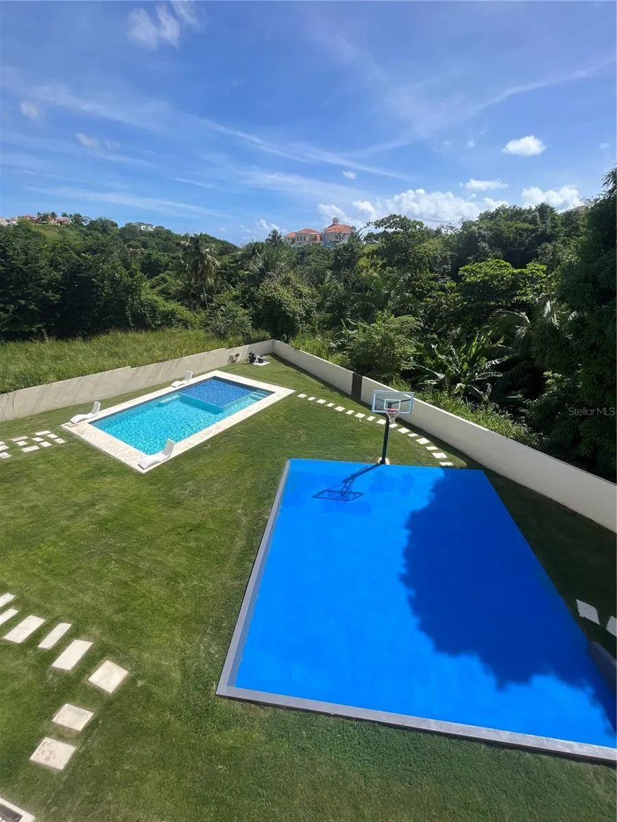 40 ROBLE VALLEY #40 Humacao, PR 00791